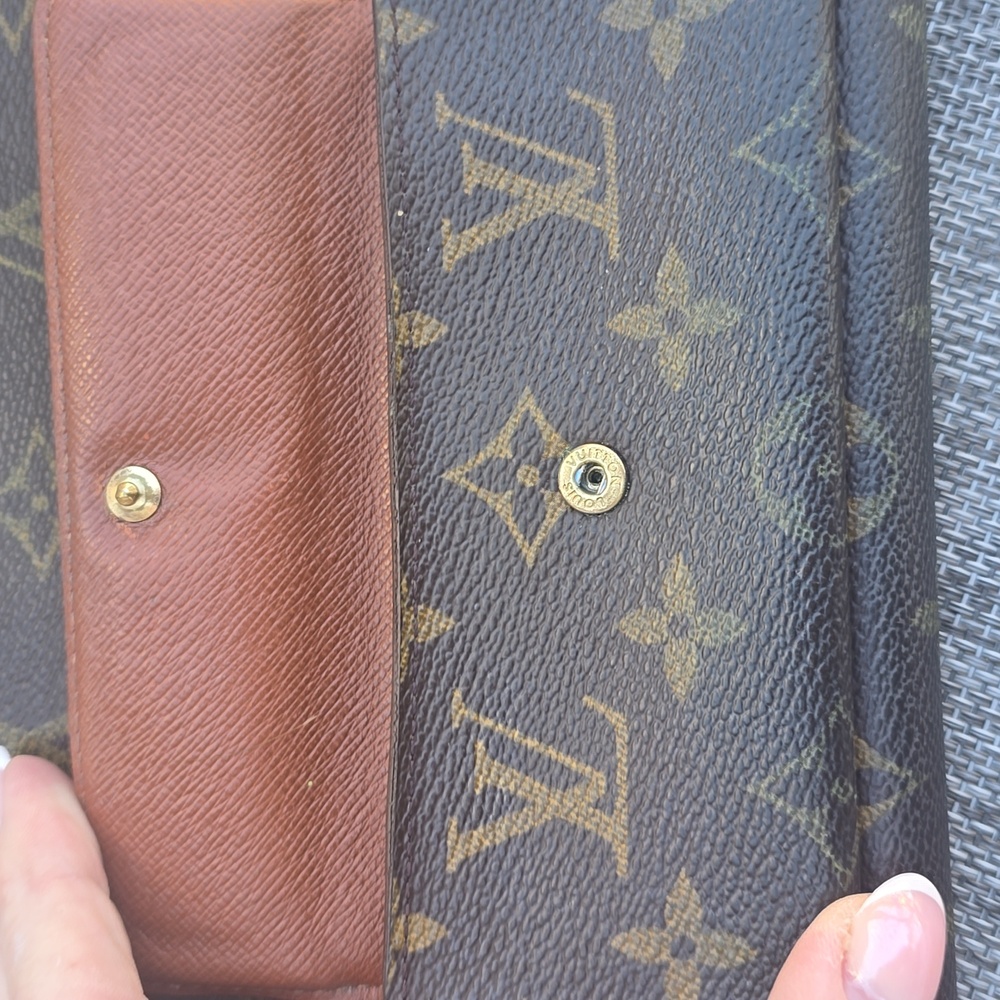 Free With $200 Purchase Louis Vuitton Monogram Wallet - Picture 8 of 14